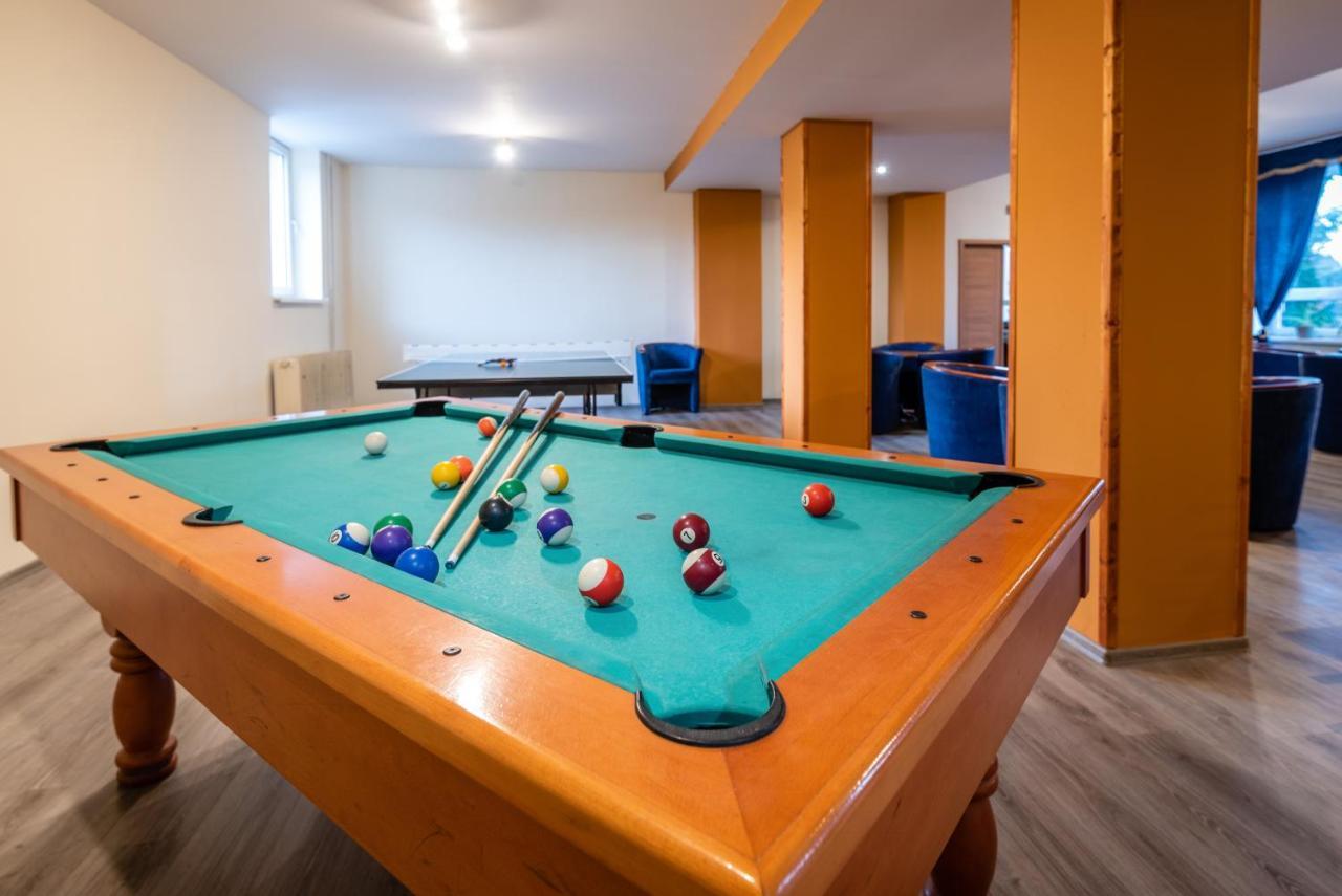 Liptovský Mikuláš Hotel Poludnica المظهر الخارجي الصورة