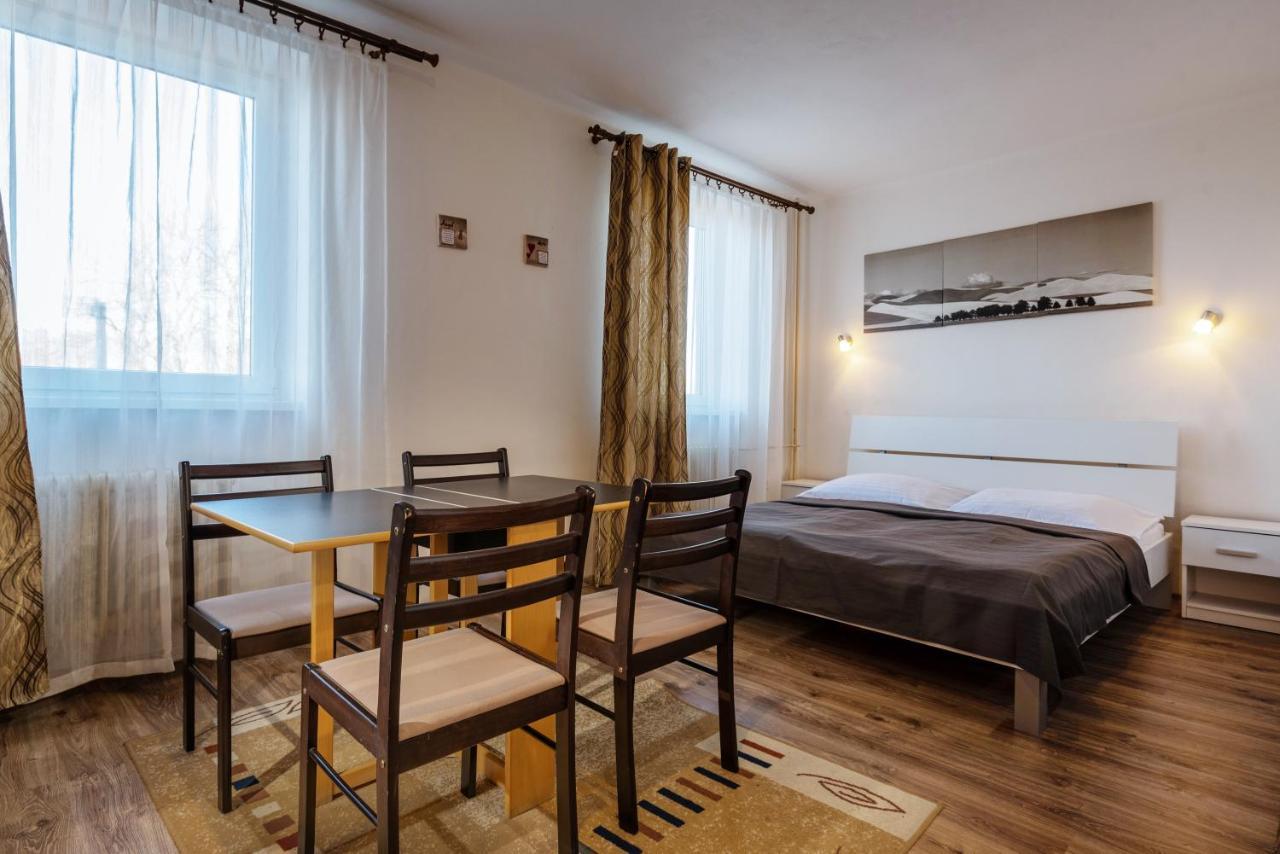 Liptovský Mikuláš Hotel Poludnica المظهر الخارجي الصورة