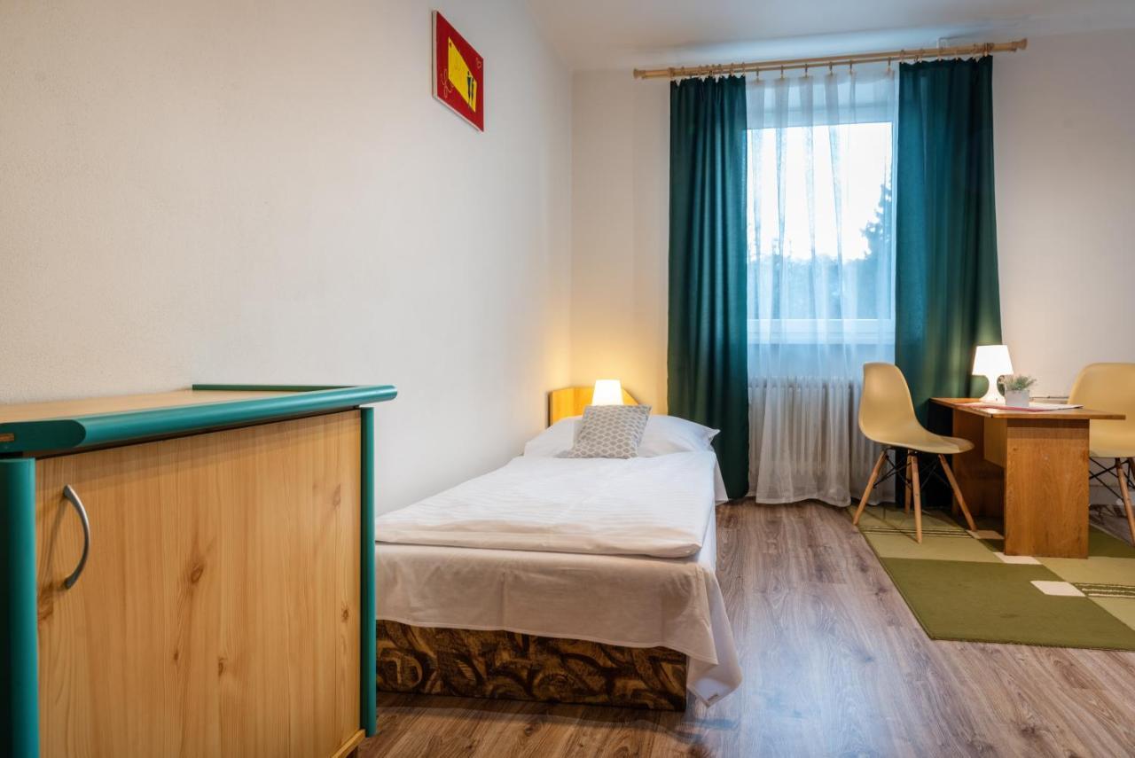 Liptovský Mikuláš Hotel Poludnica المظهر الخارجي الصورة